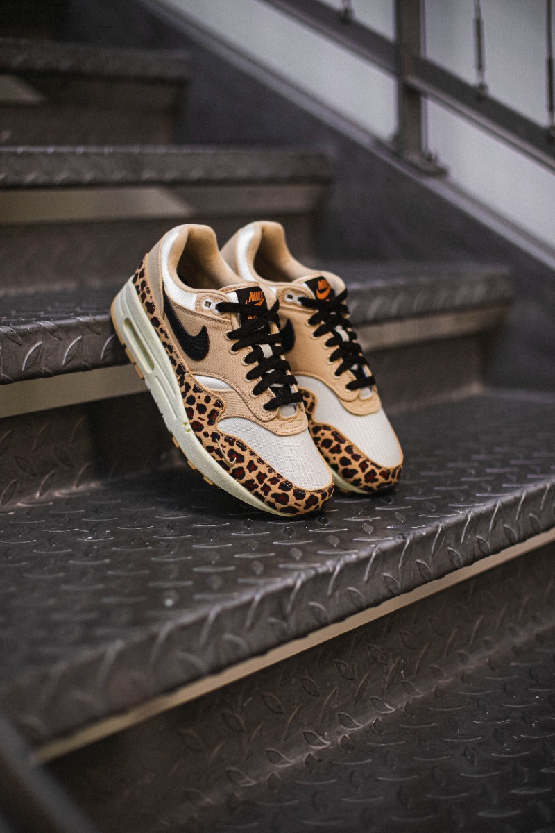 nike air max 1 trainers desert ore wheat leopard